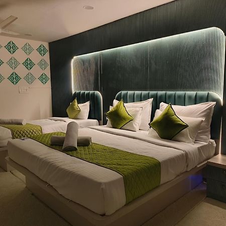 Hotel Lake View Airport Zone ハイデラバード エクステリア 写真