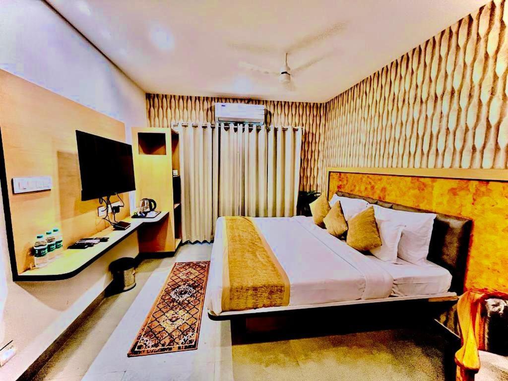 Hotel Lake View Airport Zone ハイデラバード エクステリア 写真