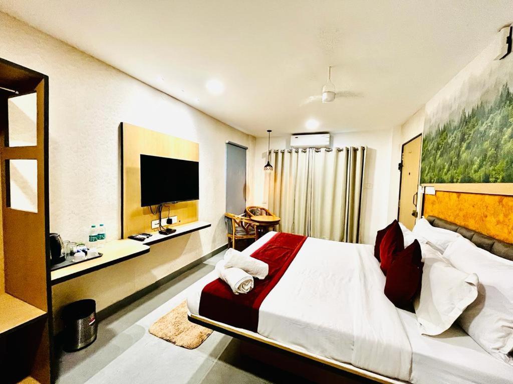 Hotel Lake View Airport Zone ハイデラバード エクステリア 写真