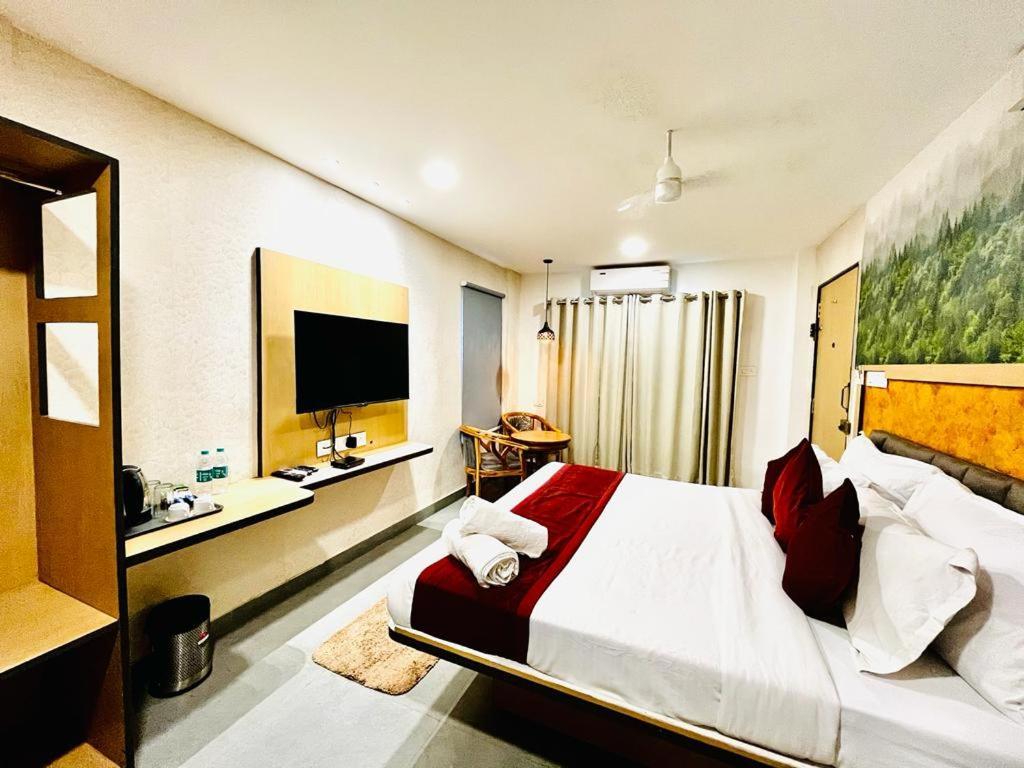 Hotel Lake View Airport Zone ハイデラバード エクステリア 写真