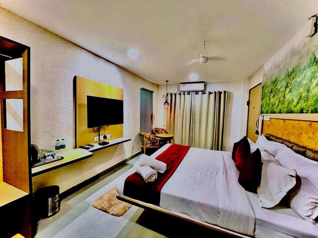 Hotel Lake View Airport Zone ハイデラバード エクステリア 写真